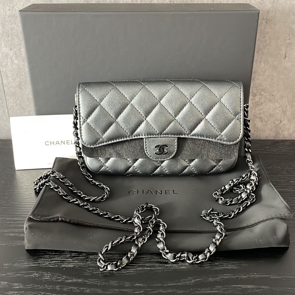 LIMITED EDITION CHANEL SO BLACK QUILTED FLAP PHONE HOLDER WITH CHAIN